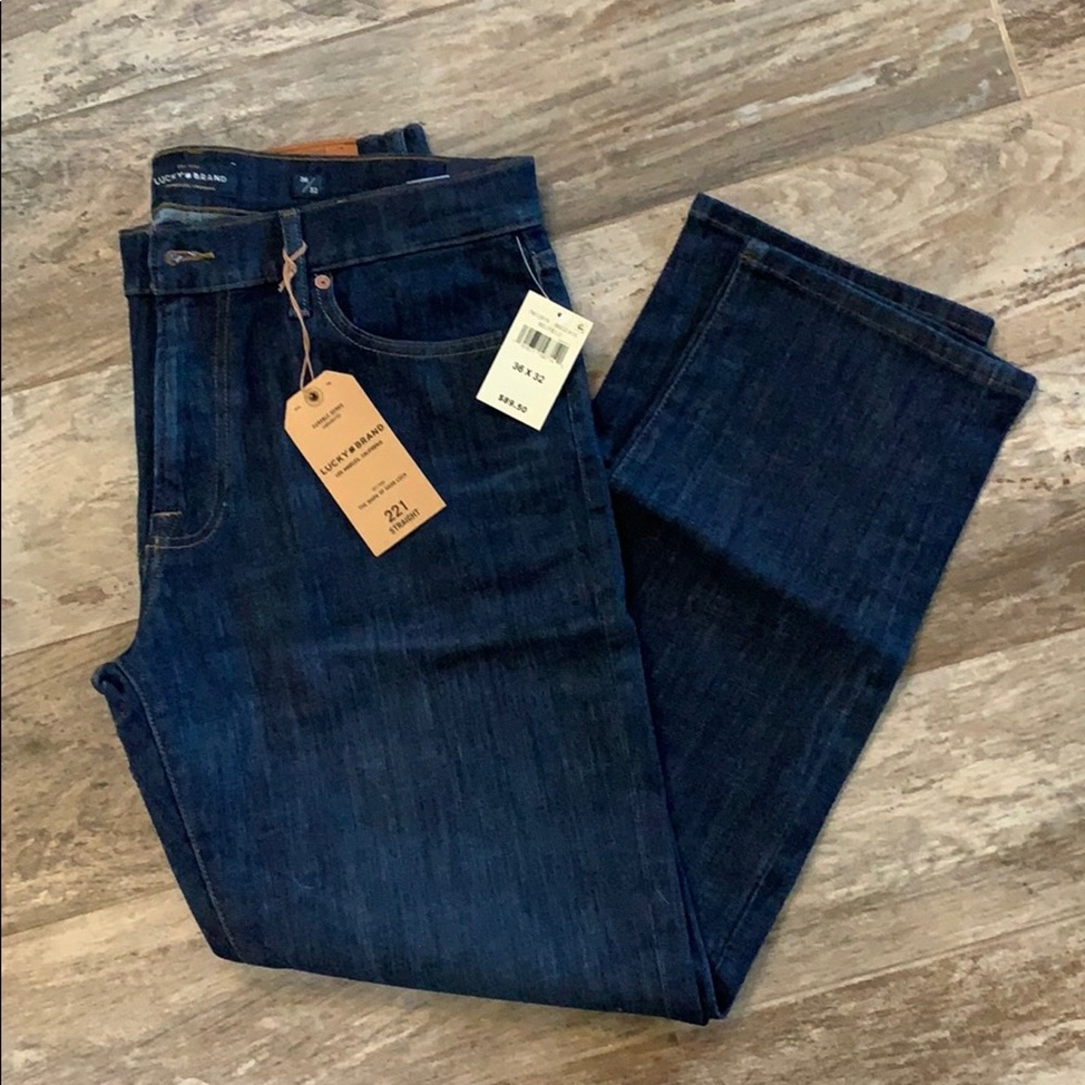 Men’s dark wash lucky jeans